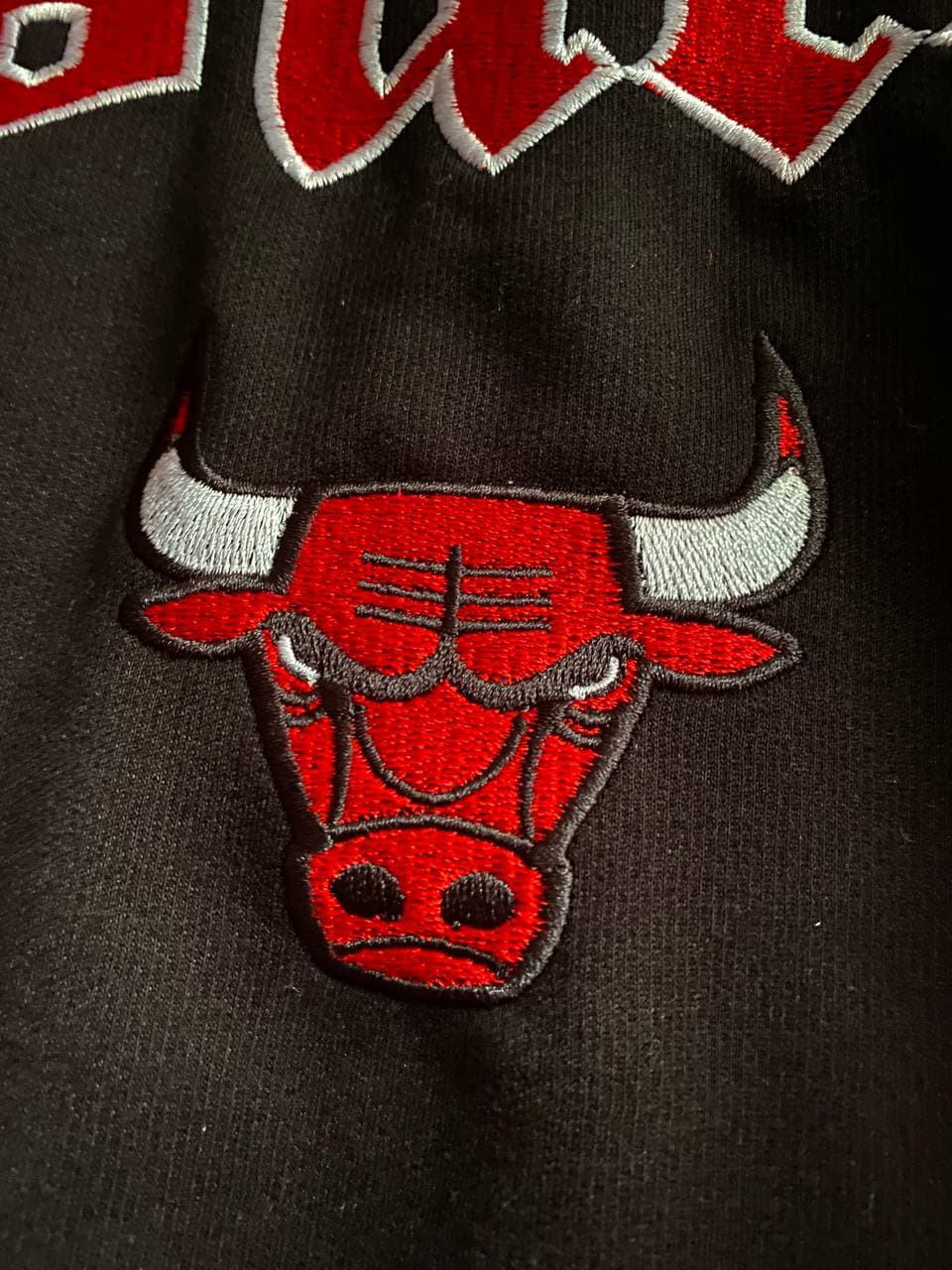 Bulls Hoodie - SnowBlack